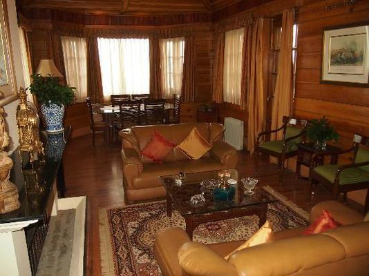  Windsor Lodge